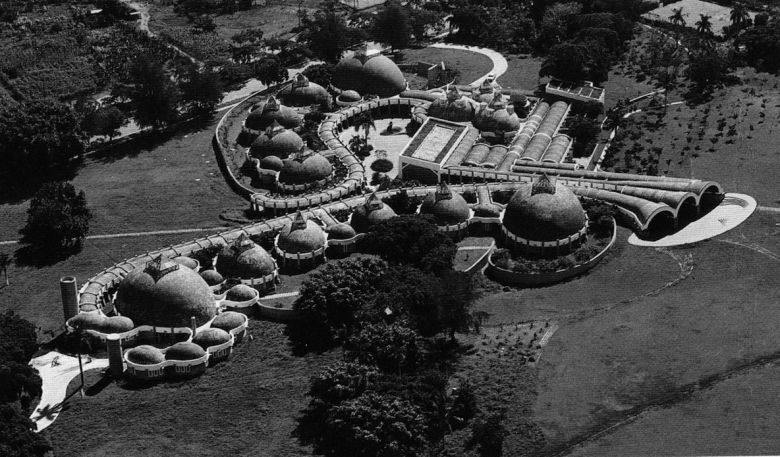 02 Unfinished Spaces 1 ©Paolo Gasparini
Ajna Films izniyle <i>Unfinished Spaces</i> [Tamamlanmamış Mekânlar] (2011) 