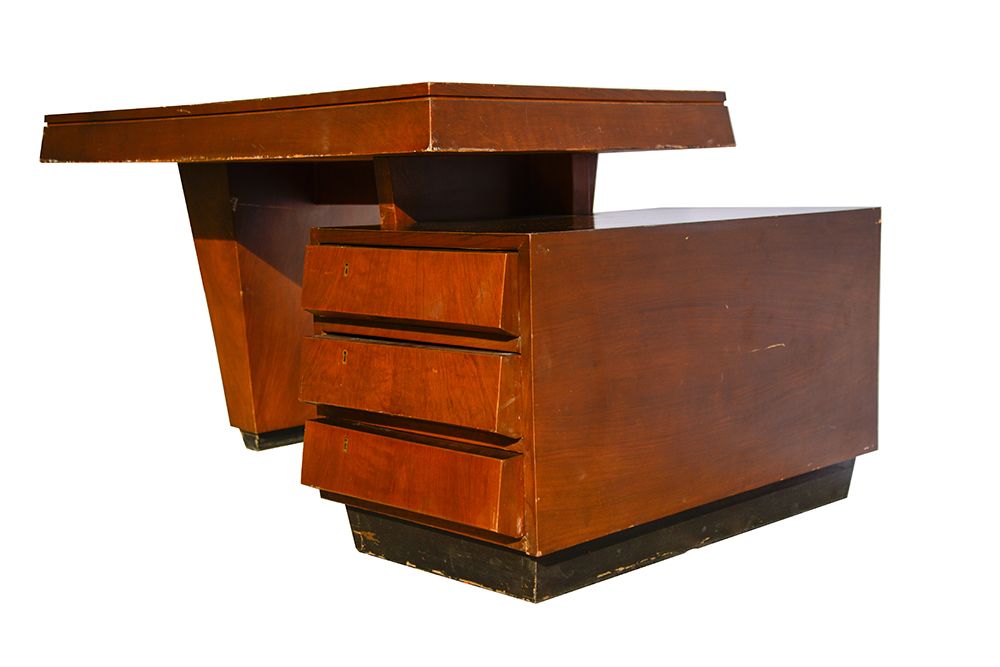 Çalışma masası, Danyal Çiper, 1960’lar Çalışma masası, Danyal Çiper, 1960’lar
İzmir Ekonomi Üniversitesi & SALT Araştırma, DATUMM Arşivi
Fotoğraf: Ali İnceoğlu