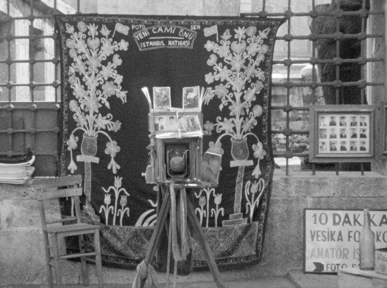 04 Özer Kabaş’ın <i>İstanbul Hatırası</i> (1967) filminden bir kare<br />
