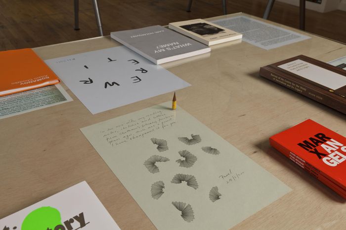 Make the living look dead <i>Make the living look dead</i> - Book Works tarafından hazırlatılan kurgusal arşiv, 2011/12