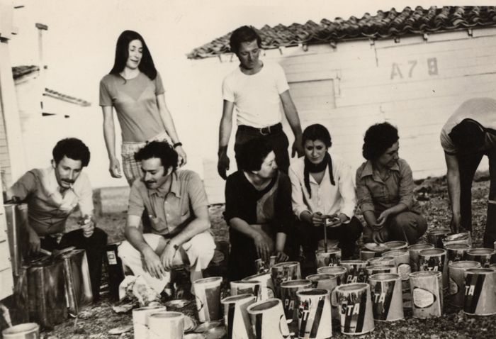 Duvar resimleri için boya hazırlığı (Konyaaltı, Antalya) Duvar resimleri için boya hazirligi (Konyaalti, Antalya)
Arşiv: Yusuf Taktak