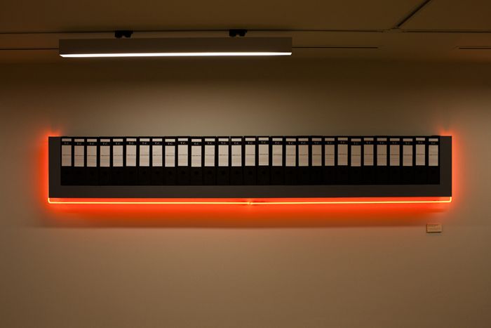 Devletin Belleği Emre Zeytinoglu’nun SALT Ulus’taki <i>Devletin Bellegi</i> adli isi<br />
Fotograf: Cemil Batur Gökçeer (2013)