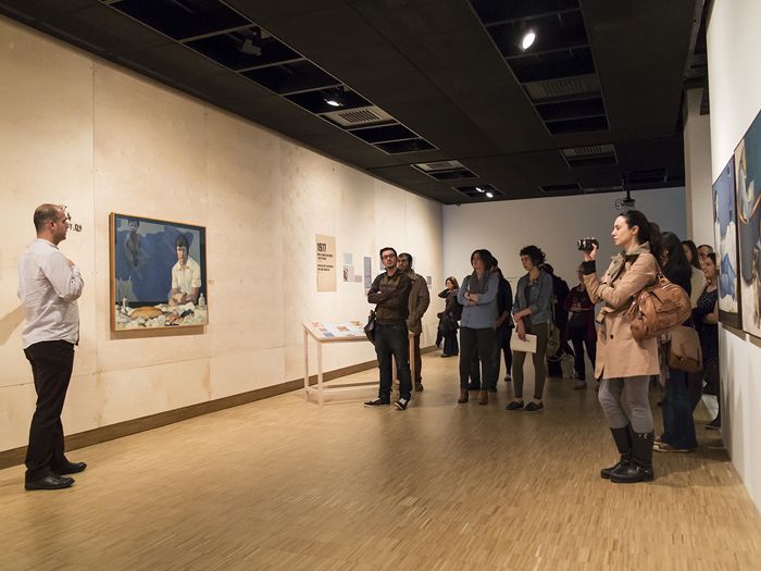 Şener Özmen ile Eleştirel Sergi Turu Şener Özmen ile Eleştirel Sergi Turu: <i>"Duvar resminden korkuyorlar"</i>
Nisan 2013