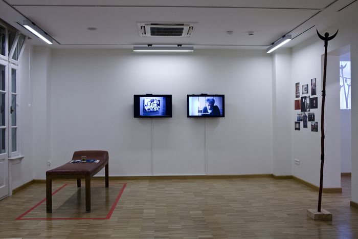 SALT Ulus’taki O zamanlar konuşuyorduk sergisinden SALT Ulus’taki <i>O zamanlar konusuyorduk</i> sergisinden<br />
Fotograf: Cemil Batur Gökçeer (2013)