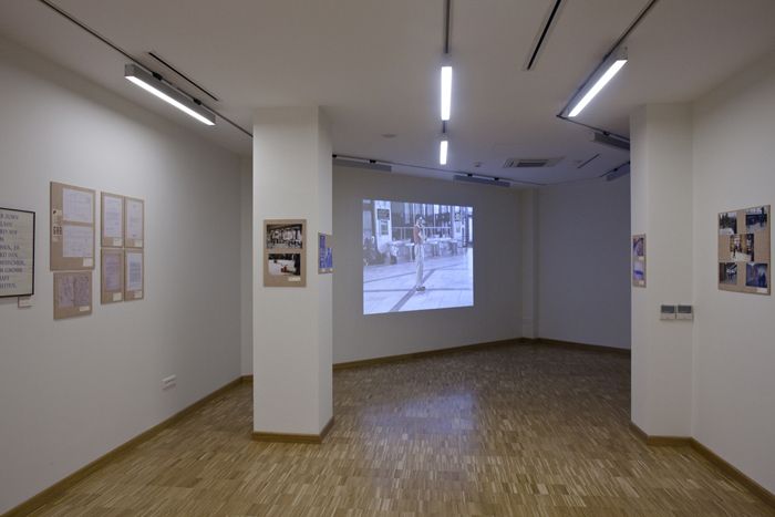 SALT Ulus’taki O zamanlar konuşuyorduk sergisinden SALT Ulus’taki <i>O zamanlar konusuyorduk</i> sergisinden<br />
Fotograf: Cemil Batur Gökçeer (2013)