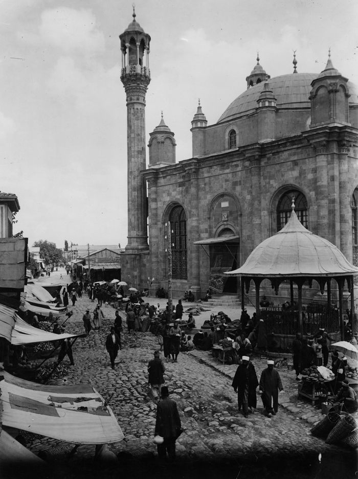 Konya Aziziye Camii Konya Aziziye Camii
Fotoğraf: Garabed K. Solakian
SALT Araştırma, Ali Saim Ülgen Arşivi
