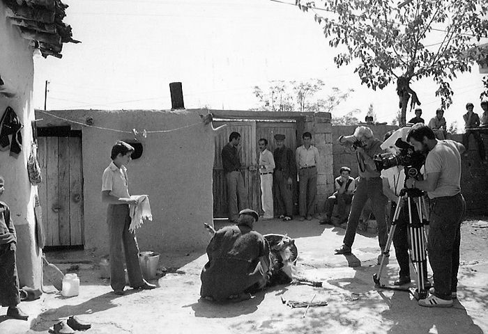  <i>Firat Göl Olurken</i> setinden bir kare