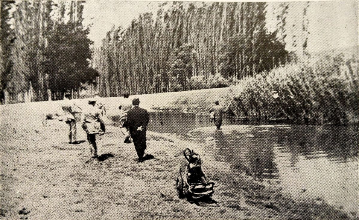 13 Stma Calsmalar Kaynak Suyev M 1953 Stma Savas Calsmalar Albumu Saglk Ve Sosyal Yardm Vekaleti Yaynlarndan No 162 Saglk Ve Sosyal Yardm Vekaleti S 142 Midhat Süyev, <i>Sıtma Savaşı Çalışmaları Albümü</i>, İstanbul: Sağlık ve Sosyal Yardım Vekâleti, 1953, s. 142<br /><br />