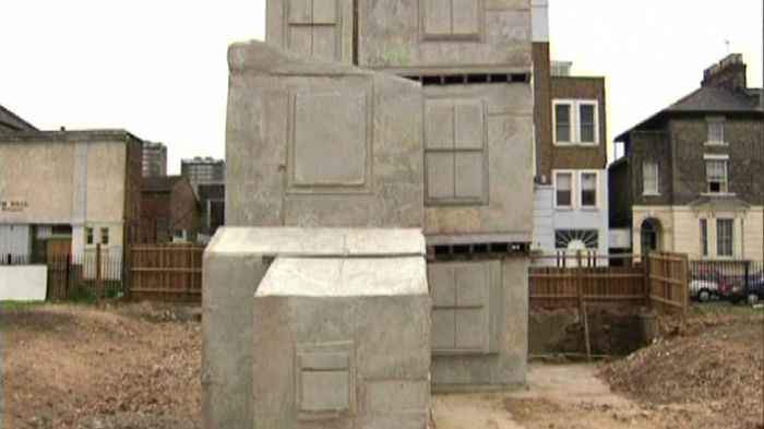  <i>The Sculpture 100</i> (2005) filminden bir kare