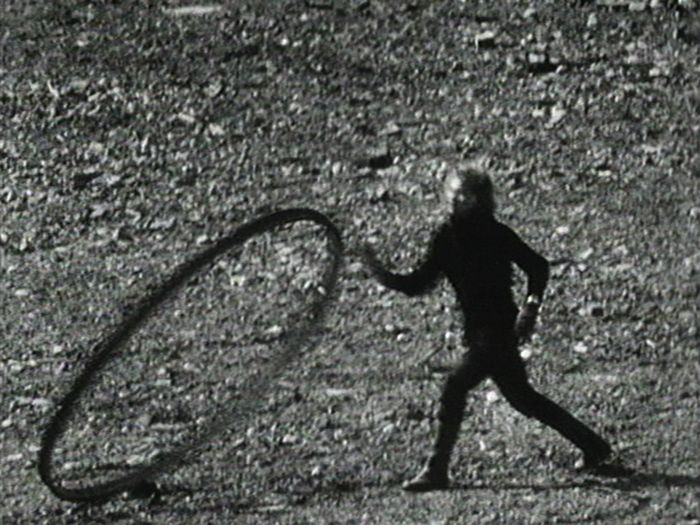  Still from Joan Jonas’ film <i>Song Delay</i> (1973)<br />
Courtesy EAI