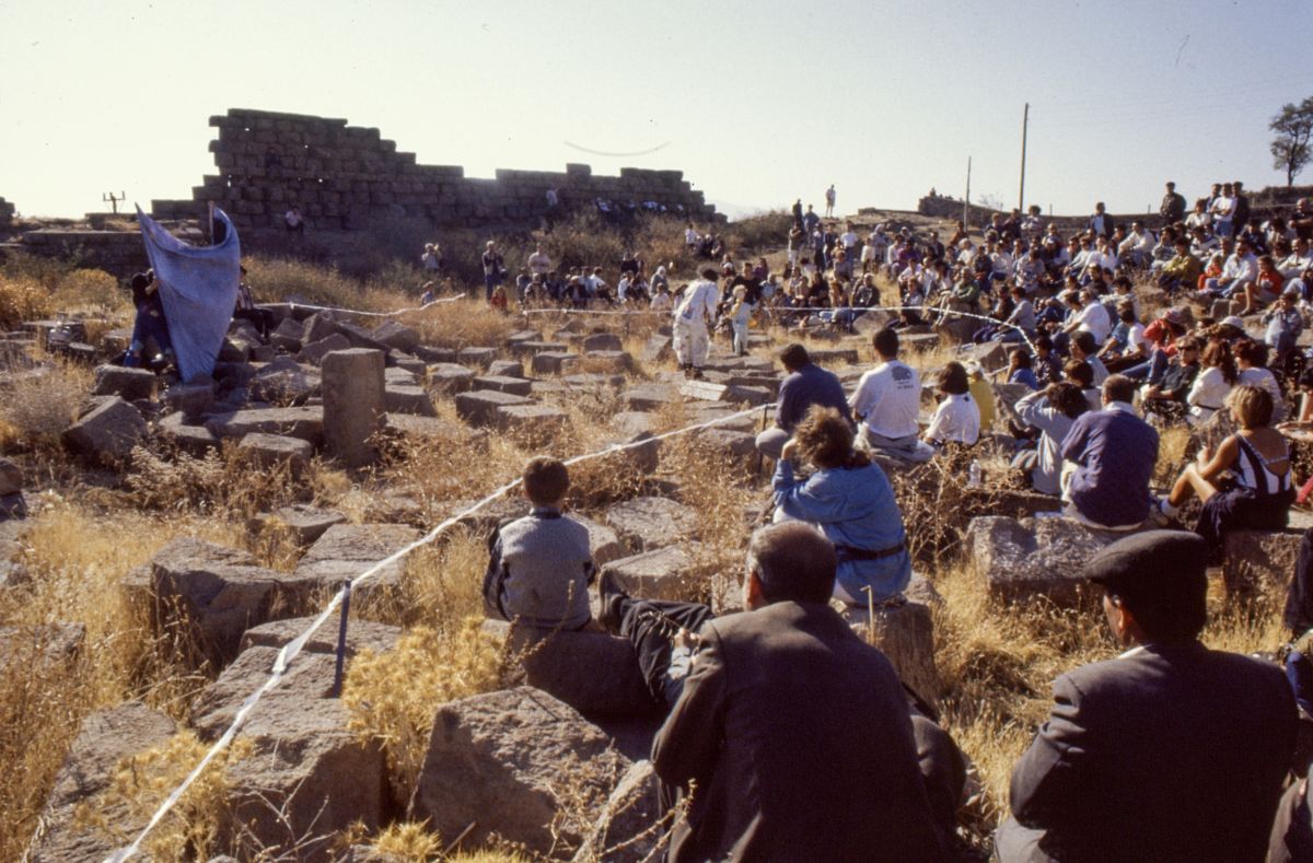 1 14 Enhanced L’Outil, <i>Yolda I-II-III</i>, 1995
Fotoğraf: Levent Öget