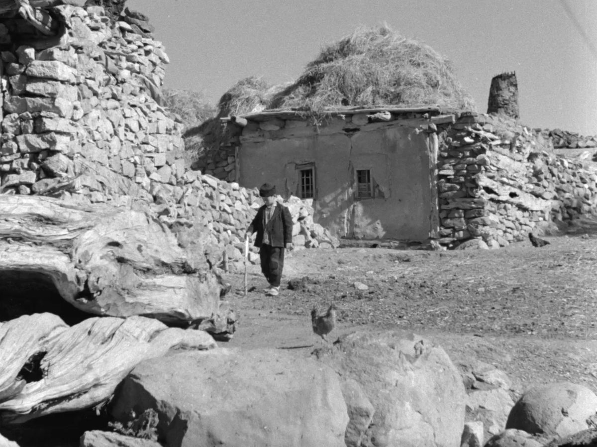 2 16 <i>Karanlık Dünya / Âşık Veysel’in Hayatı</i> (1953) filminden bir kare<br />
©Atadeniz Film