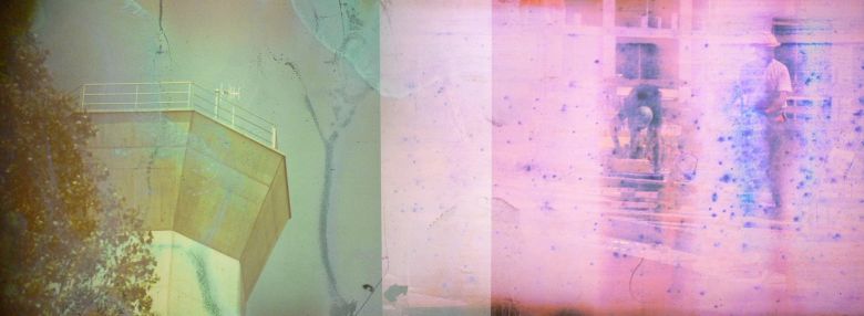 20160521 Konusma Akin Atauz Basim Magdy
<i>A 240 Second Analysis of Failure and Hopefulness (With Coke, Vinegar and Other Tear Gas Remedies) </i>[Başarısızlık ve Umutsuzluğa Dair 240 Saniyelik Bir Analiz (Kola, Sirke ve Diğer Biber Gazı İlaçları ile)], 2014 Sanatçı ve artSümer’in izniyle
<i>Cümleden öteye bir şehir vardı</i>, SALT Ulus
