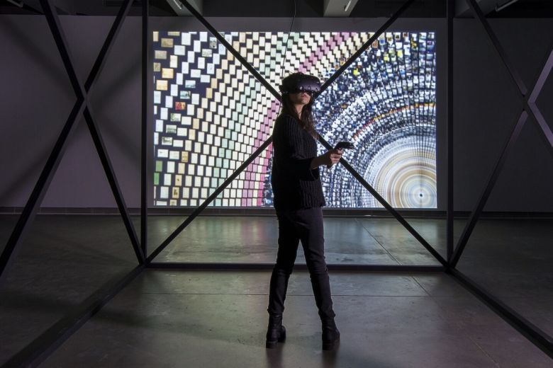 20180116 1352806043 Refik Anadol, <i>Zahirî Mekânda Arşiv</i>, SALT Galata
Fotoğraf: Mustafa Hazneci, Ocak 2018