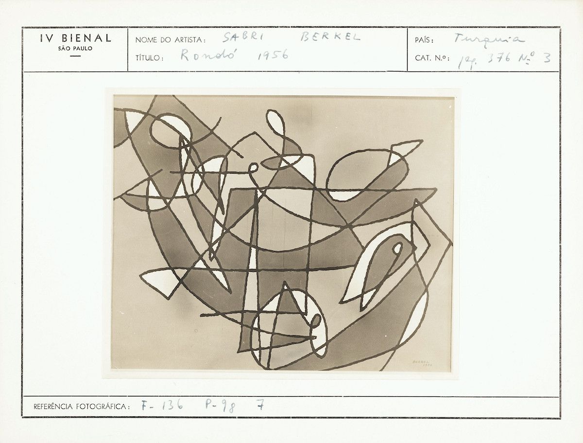 3 Sabri Berkel’in sergilenen <i>Rondo</i> adlı eseri<br />
©Fundação Bienal de São Paulo/Arquivo Histórico Wanda Svevo