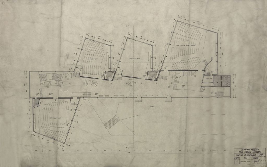 3 Tsopa116028 Sınıflar katı; yapının doğu cephesindeki girişle doğrudan sınıflara ulaşılabiliyor. <br />
Salt Araştırma, Harika-Kemali Söylemezoğlu Arşivi