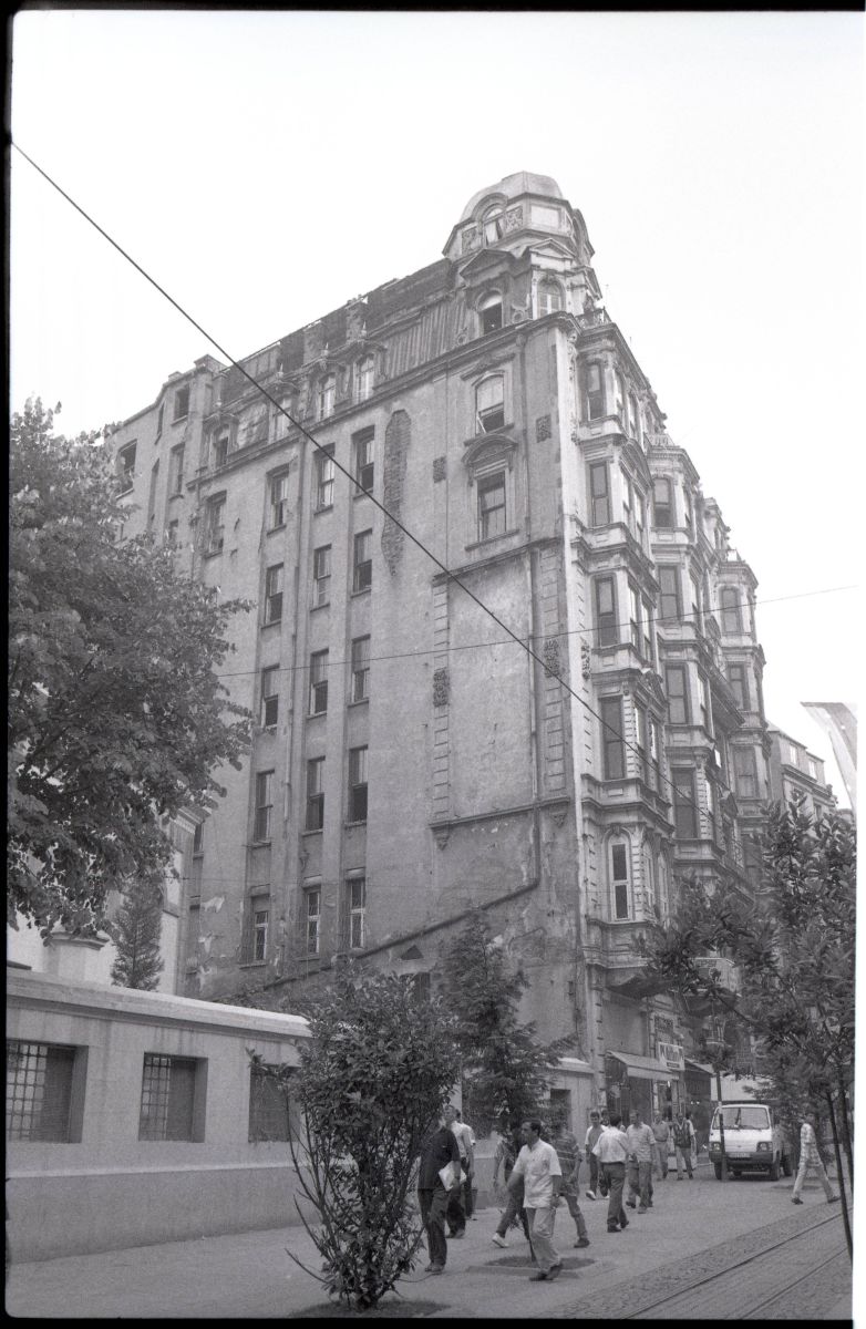 6 Rumeli Han, 1990’lar<br /><br />
