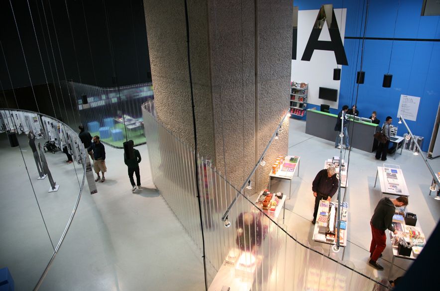 Rotor'un Barbican Art Gallery'de gerçekleştirdiği OMA/Progress sergisinden Rotor'un Barbican Art Gallery'de gerçekleştirdiği <i>OMA/Progress</i> sergisinden (Londra, 2011)