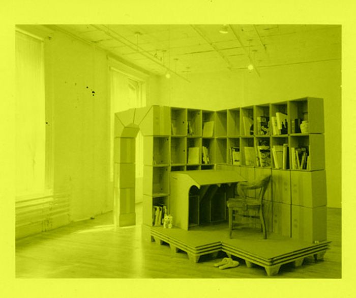 condorelli_surrounded_4.3 Céline Condorelli
<i>Surrounded by the Uninhabitable</i> [Yasanmazlikla Çevrili]
Referans: <i>Revision, Part 1</i>, Artists Space, New York, 2009 
Fotograf: Elizabeth Felicella
(2009)