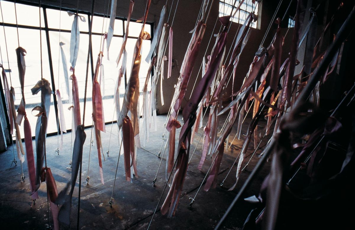 7 Karw257003 <i>Neworientation</i>, 1995<br />
4. Uluslararası İstanbul Bienali, Antrepo<br />
SALT Araştırma, Gülsün Karamustafa Arşivi