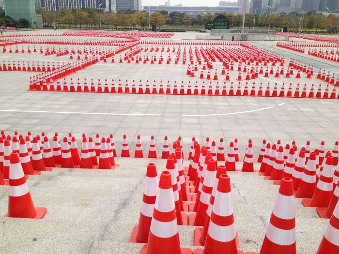 John Bennett John Bennett, Gustavo Bonevardi, <i>10,000 Flower Maze</i>, Shenzhen Biennale, 2011