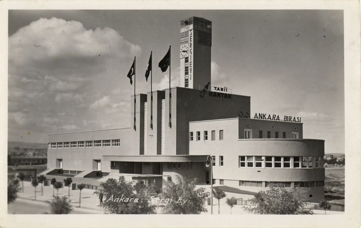 Ahanka132 Ankara Sergi Evi
Salt Araştırma, Fotoğraf ve Kartpostal Arşivi