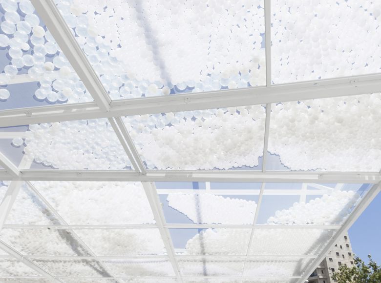 Cloud.Seeding <i>Cloud Seeding</i> plaza pavilyonu, İsrail, 2015 ©Aviad Bar Ness 