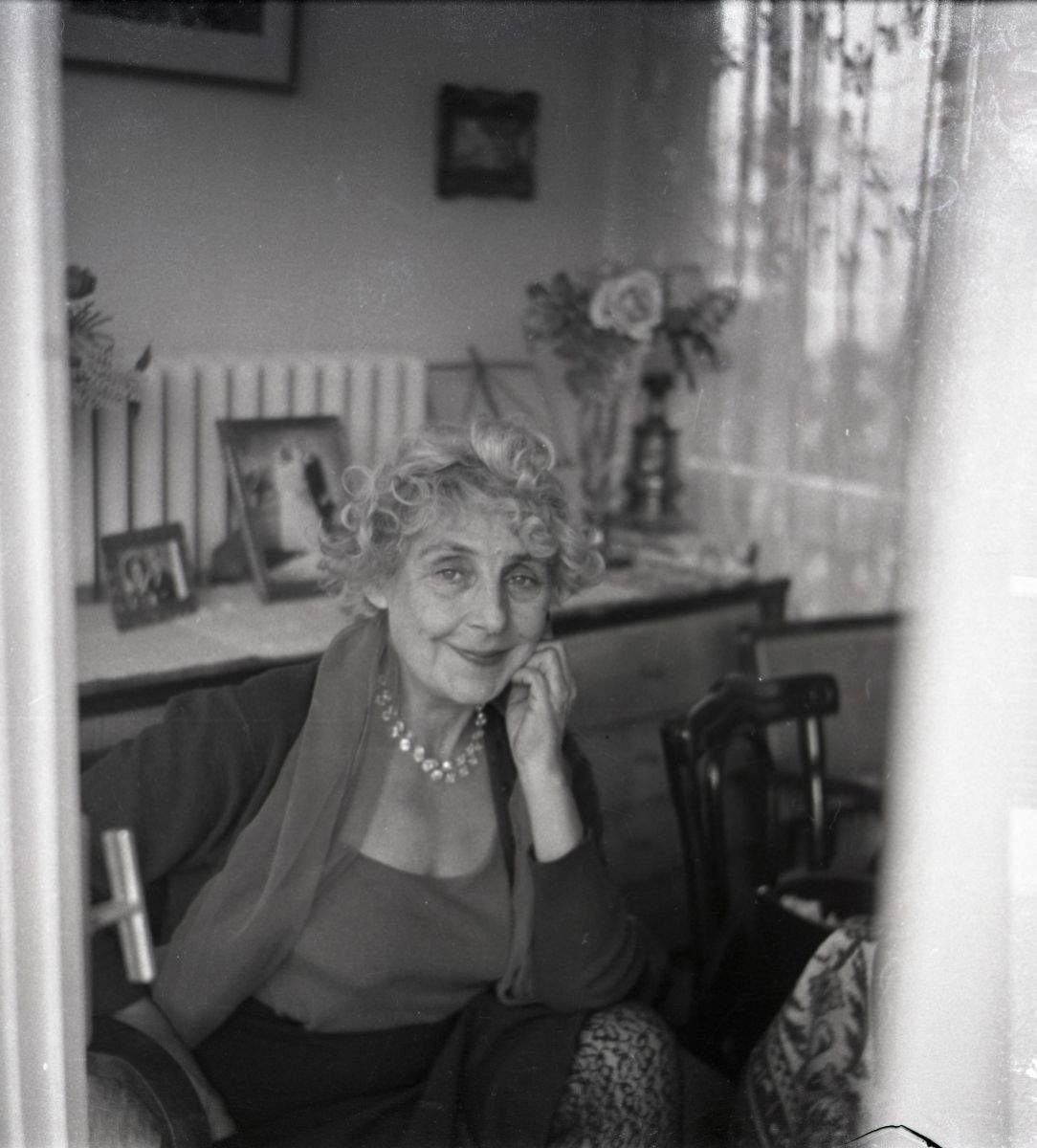 Awg Gorsel 2 Edh0048002 Aliye Berger, Moda (İstanbul), 1965<br />
Salt Araştırma, Eliza Day Arşivi<br />
