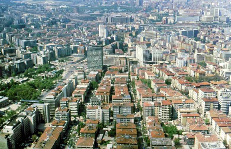 Baykan Gunay Kızılay ve Yenişehir’in havadan görünümü, Ankara, 1986
Fotoğraf: Baykan Günay