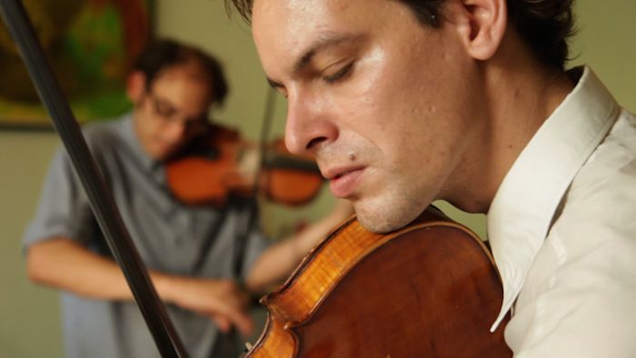 Danube Sounds (2013) filminden bir kare <i>Danube Sounds</i> (2013) filminden bir kare