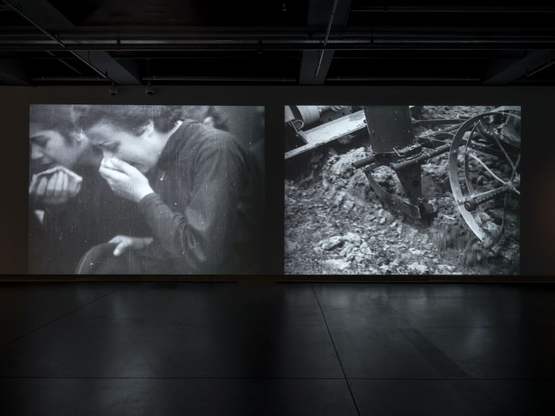 Dsf6543 Enhanced Nr <i>Karanlık Dünya</i> sergisinden görünüm, Salt Galata, 2025
Fotoğraf: Kayhan Kaygusuz