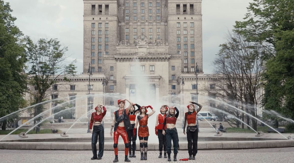 Ekran Resmi 2022 08 03 153356 Diane Severin Nguyen, <i>IF REVOLUTION IS A SICKNESS</i> [EĞER DEVRİM HASTALIKSA] (2021) filminden bir kare<br />
Sanatçının izniyle