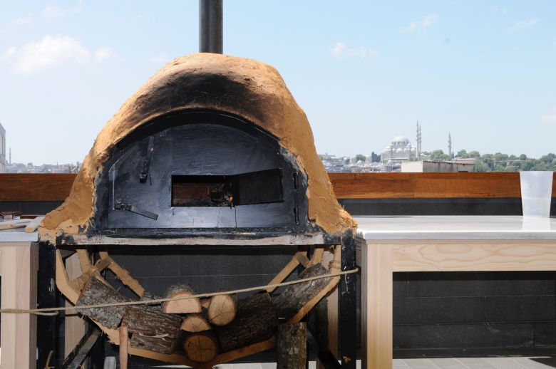 Firin Oven Saltgalata Futurefarmers’ın <i>Beraber Yoğurmak</i> atölyesinden, SALT Galata, Haziran 2016