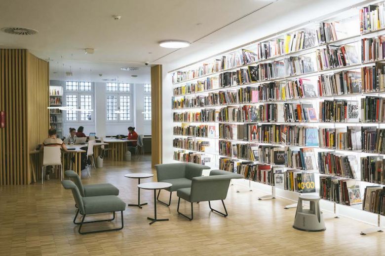 Foto Ekinozbicer Saltgalata 2018 SALT Araştırma, Ferit F. Şahenk Salonu
Fotoğraf: Ekin Özbiçer, 2018