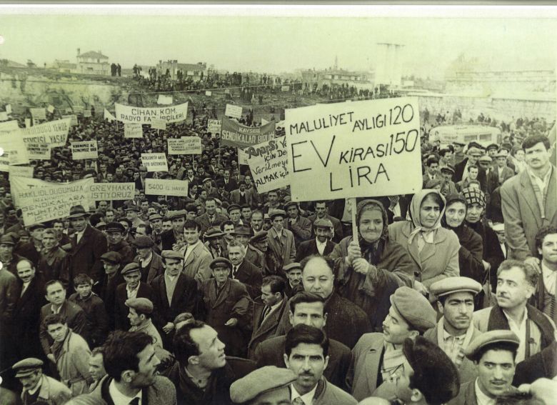 Gorsel 1 Saraçhane Mitingi, 31.12.1961, İsmail Topkar Arşivi