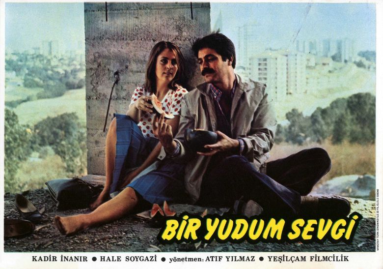 Gorsel Image3 Biryudumsevgi 1984 <i>Bir Yudum Sevgi</i> (1984) filminden bire kare ©Gülşah Film 