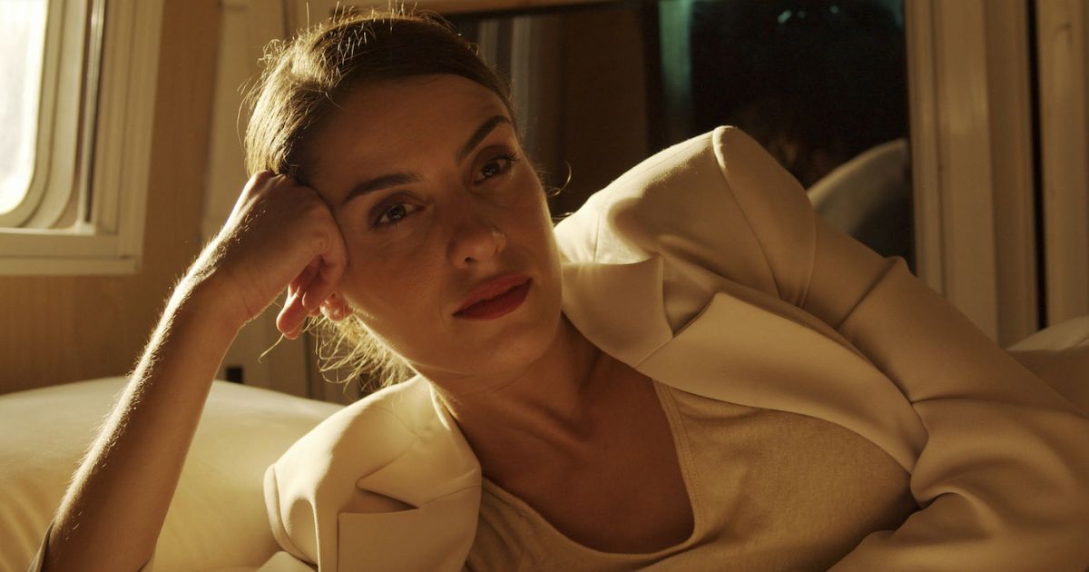 Gorsel Image 2 Alakadar 1 Fatma Belkıs ve Onur Gökmen’in 2021 tarihli Alakadar videosundan bir kare (sanatçıların izniyle)