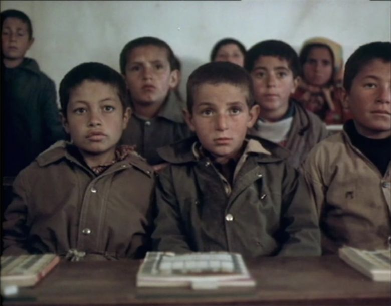 Still from Hakkâri’de Bir Mevsim [A Season in Hakkâri] (1982) <i>Hakkâri’de Bir Mevsim</i> (1982) filminden bir kare ©Kenmovie Filmcilik
Yönetmen Erden Kıral’ın izniyle