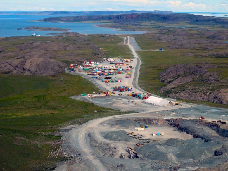 Hope Bay Altin Madeni Kanada Hope Bay Altın Madeni, Nunavut, Kanada, 2012
Kaynak: <a href="https://commons.wikimedia.org/wiki/File:Hope_Bay_Gold_Mine_04.jpg"target="_none">commons.wikimedia.org</a>