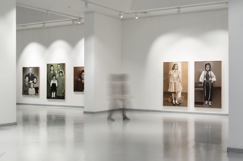 Image 5 Nur Koçak’ın <i>Aile Albümü</i> serisinden (1979-2012) resimler, <i>Mutluluk Resimlerimiz</i>, Çankaya Belediyesi Çağdaş Sanatlar Merkezi, 2020
Fotoğraf: Oğuz Karakütük