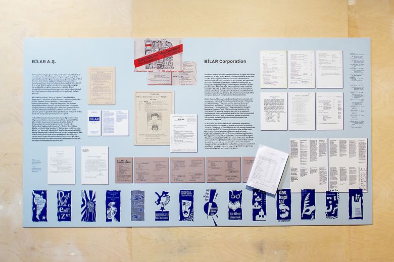 Nerden geldik buraya sergisinden <i>Nerden geldik buraya</i> sergisinden
Fotoğraf: Mustafa Hazneci, SALT Galata, 2015