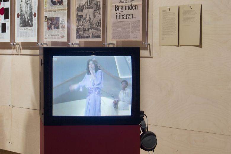 Nerden geldik buraya sergisinden <i>Nerden geldik buraya</i> sergisinden
Fotoğraf: Mustafa Hazneci, SALT Beyoğlu, 2015