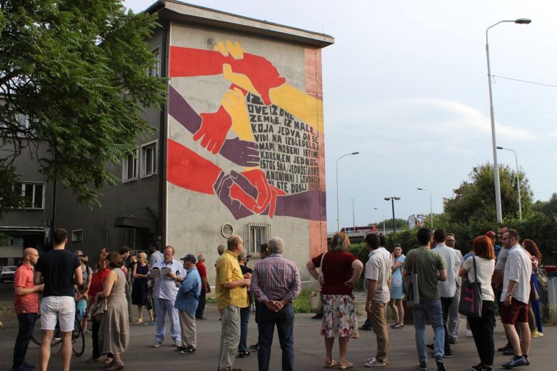 Kurs Solidarity To The International Brigades KURS, <i>Solidarity – To The International Brigade</i> [Dayanışma – Uluslararası Tugaylar’a], Belgrad, 2017.
Sanatçıların izniyle