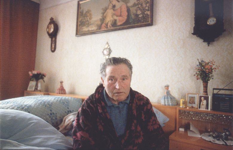 Mitverlustistzurechnen 1992 <i>Mit Verlust ist zu rechnen</i> [Kayıplar Muhtemel] (1992) filminden bir kare
©Lotus Film GesmbH 
