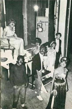 Ozer Kabas 9 <i>Karalar</i> oyunundan, Robert Kolej, 1965<br />
Record’65 [Robert Kolej Yıllığı]