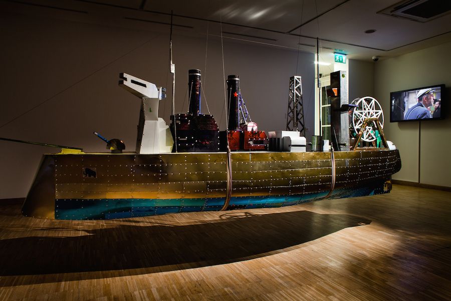 Resmi Hero <i>Esra Ersen Antonio Cosentino</i>, SALT Ulus, 2015
Fotoğraf: Cemil Batur Gökçeer