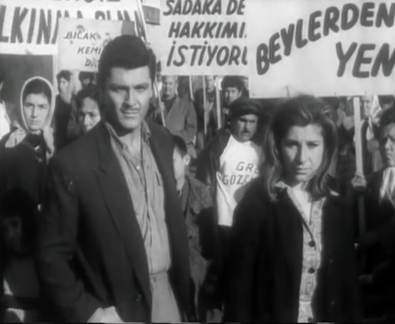 Screenshot 2023 08 17 At 093027 <i>Karanlıkta Uyananlar</i> (1964) filminden bir kare
©Fanatik Film