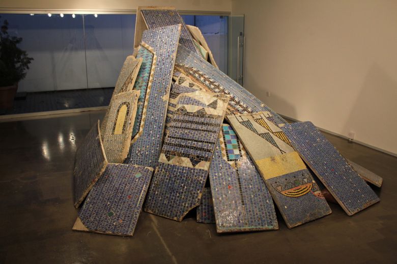 Sidestreets 2010 Fotoğraf: Sidestreets, <i>Bedri Rahmi - Kayıp Mozaik Duvar: Expo 58’den Kıbrıs’a</i> sergisi, orijinal pano ve parçalardan oluşan enstalasyon, 2010