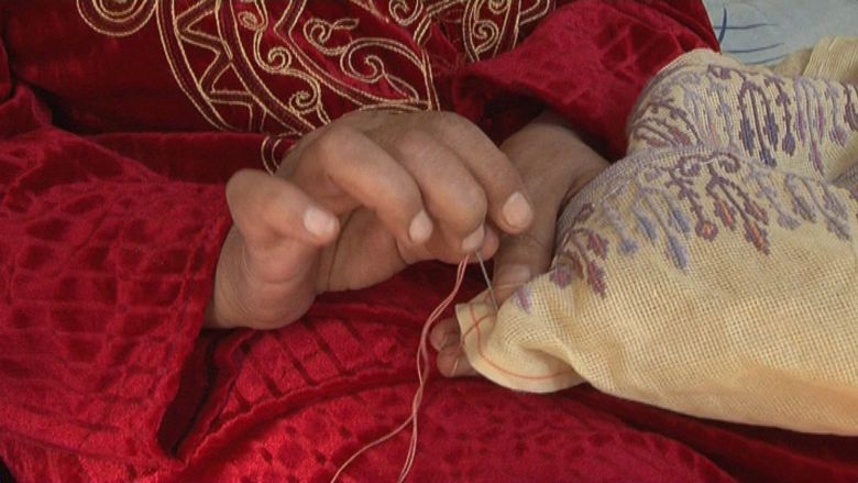 Stitching Palestine 2 <i>Stitching Palestine</i> (2017) filminden bir kare
©Carol Mansour