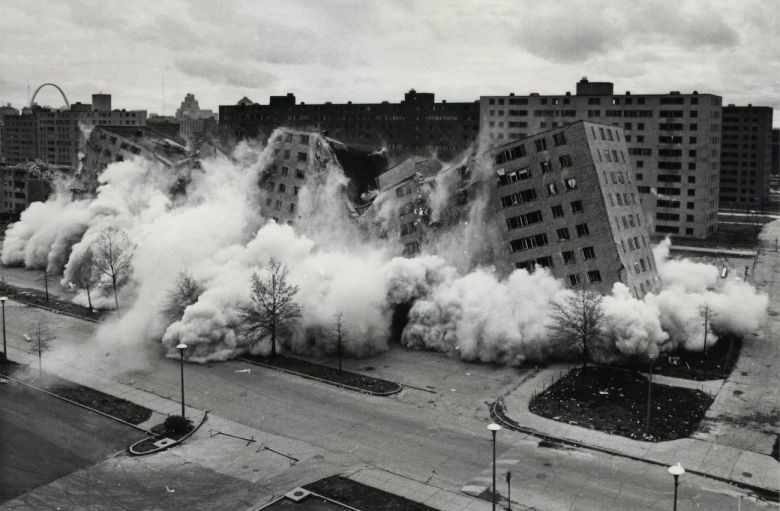 The Pruitt Igoe Myth 2011 <i>The Pruitt-Igoe Myth</i> [Pruitt-Igoe Miti] (2011) filminden bir kare ©Unicorn Stencil Documentary Films (Fotoğraf: St. Louis Post-Dispatch)